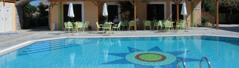 Perla Hotel Ajía Pelajía Kültér fotó